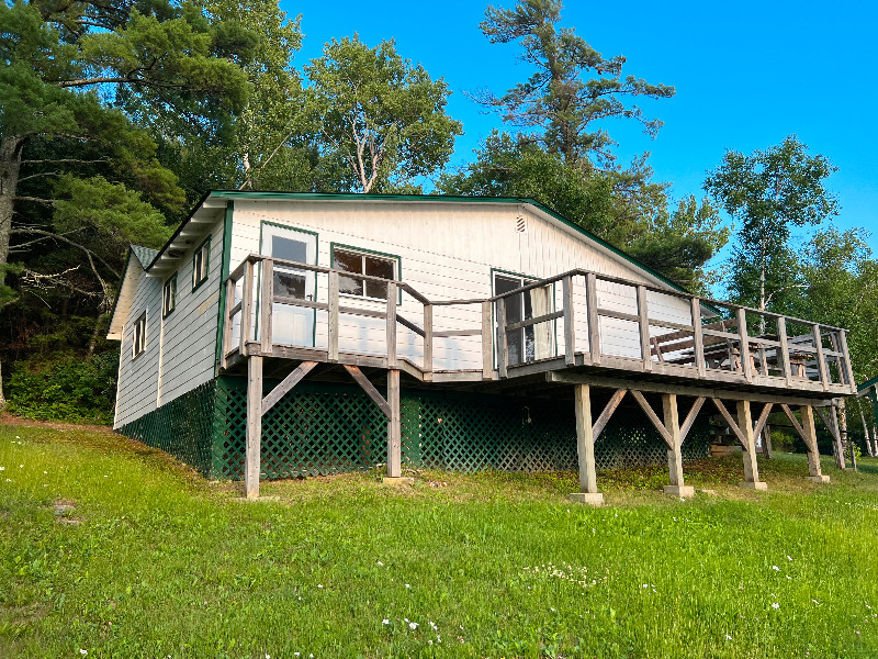 Cabin by Owner on Lake of the Woods, close Kenora Houses for Sale
