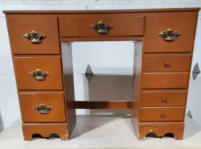 7 DRAWER WOOD YOUTH DESK # I Will NOT respond to Is it available # Price is firm, no offers, serious...