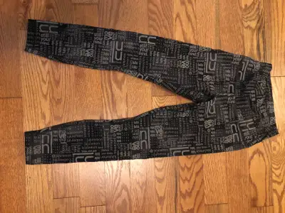 Lululemon Wunder Teain contour yoga pants. Never worn. Wife tried on, took off tag then hid in close...