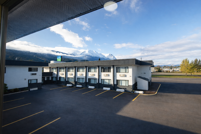 Monthly Stay Special – SureStay by Best Western Smithers in Long Term Rentals in Smithers - Image 3