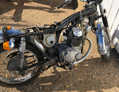 1973 CV350 Honda project comes with second frame and various parts including seats, carbs, mufflers,...