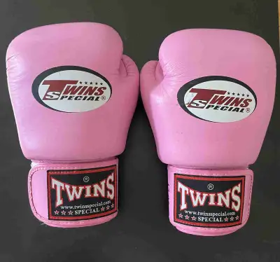 Twins Special BGVL3 Pink Velcro Boxing Gloves 12 oz, View more