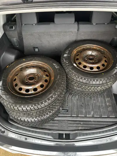 Off an 01 Honda civic, 2000km approx mileage on them Asking $200 but I want them gone so feel free t...