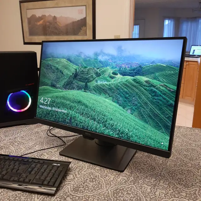 MSI - Trident X Plus - Computer with BENQ 4K Monitors in Desktop Computers in Edmonton - Image 10