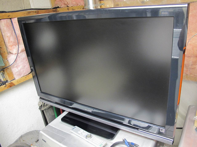 Sony Bravia "42 High end LCD TV Lots of inputs for sale by tech! in TVs in City of Toronto - Image 4