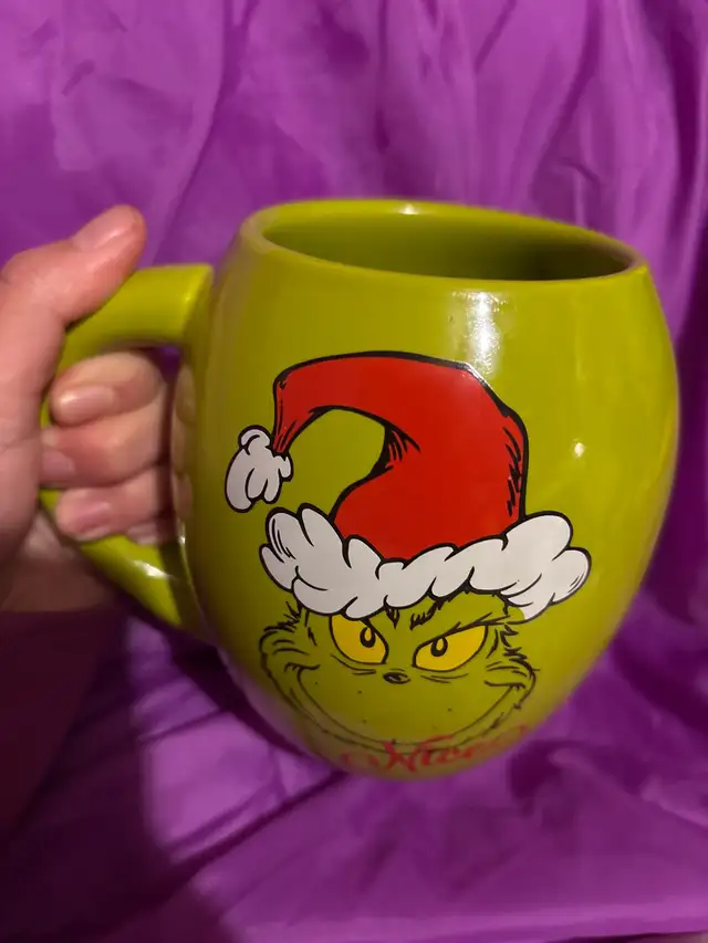 Brand new ceramic oval Grinch Mug538903025382205444