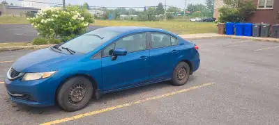 Je vends ma Honda Civic 1.8 LX 2014, une berline fiable et économique, parfaite pour la ville ou les...