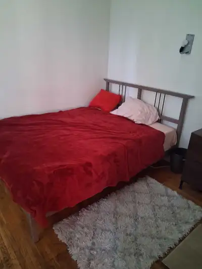 Bright Private Room Available in Artistic Inner-City Home: - Lease Term: One Month fixed term, renew...