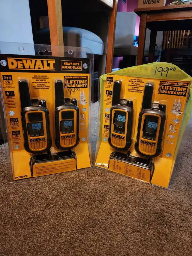 Dewalt DXFRS800 Walkie Talkie