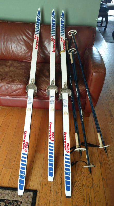 3 paires de Ski de fond classique Benner 208S avec bâtons de ski dans Ski  à Laval/Rive Nord