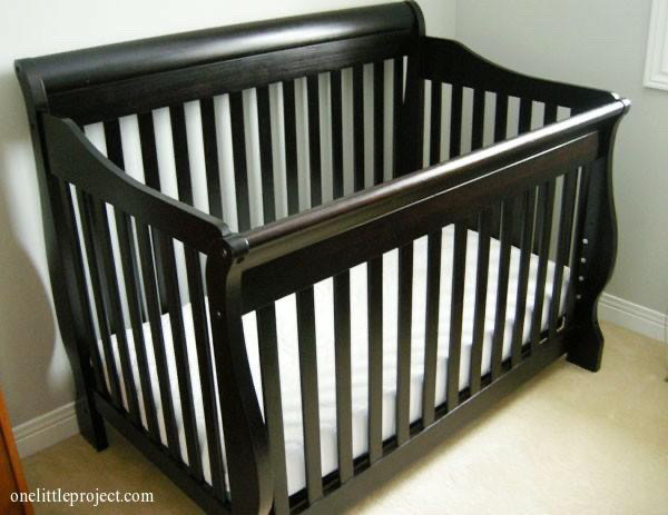 Convertible crib/toddler and bed in Cribs in Guelph