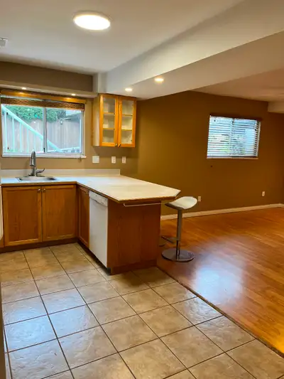 Spacious 800 sq/ft, 1 large bedroom plus flex room, ground-level basement suite with private entry a...