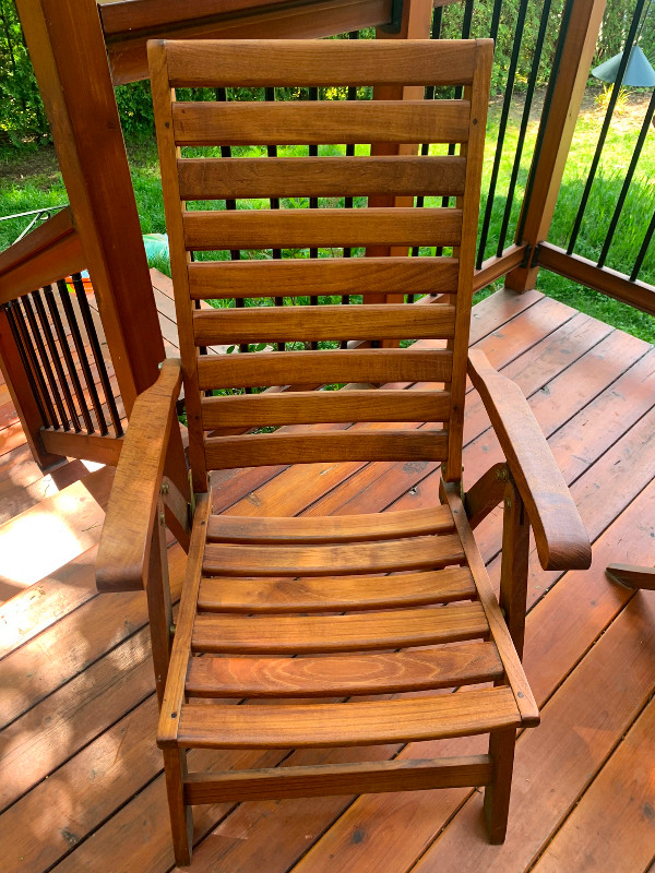 Magnifique chaise de terrasse ou de patio en bois de teck dans Mobilier pour terrasse et jardin  à Laval/Rive Nord