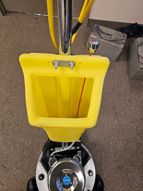 Electric Floor Polisher 17 inches With Water Tank – Brand new in Other Business & Industrial in City of Halifax - Image 3