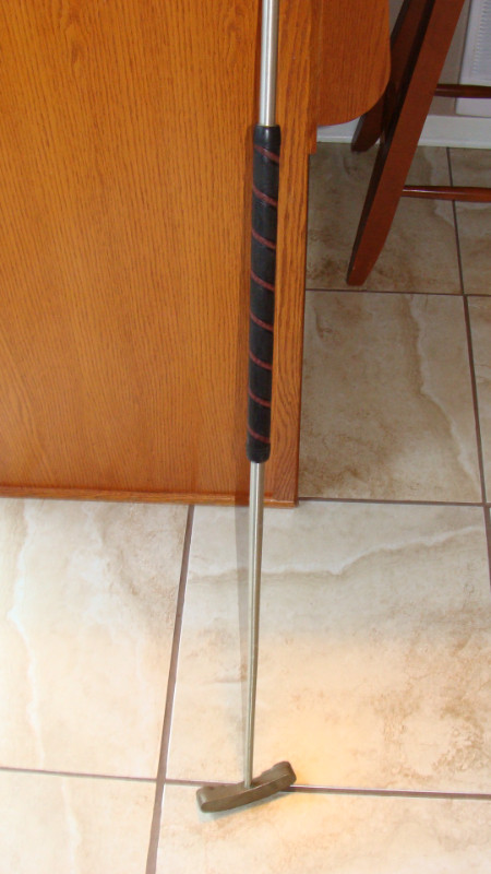 Right handed broomstick putter, sand wedge in Golf in Ottawa - Image 2
