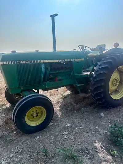 JD 3140 Good running engine and hydraulics Around 8800 hours $11000 or best offer