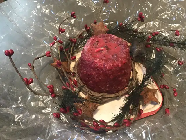 CHRISTMAS CANDLE GIFT in Home Décor & Accents in Calgary - Image 3