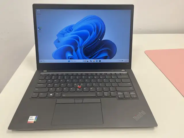 Lenovo ThinkPad T14s G2 in Laptops in Markham / York Region - Image 2