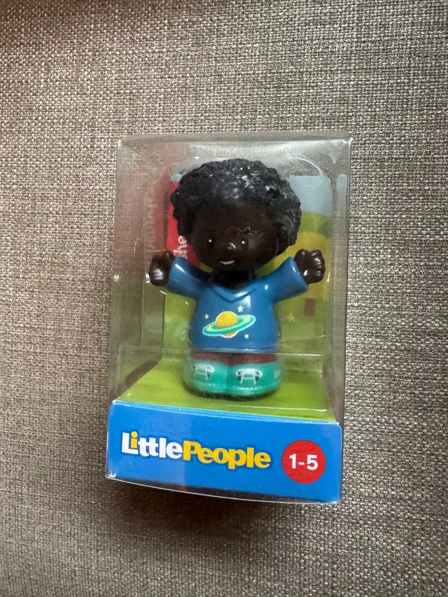 Fisher price little people figure with Saturn shirt - new! in Toys & Games in Ottawa - Image 2