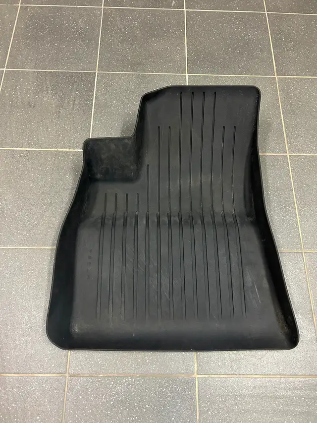 Tapis intérieur toutes saisons Tesla 3 in Other Parts & Accessories in Longueuil / South Shore - Image 3