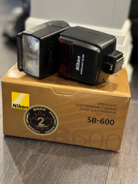 Used Nikon Speedlight - SB600