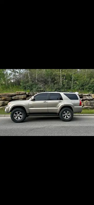 2006 Toyota 4Runner Limited V8 592,592 km on the body, Engine swapped at 555,000 km with an engine f...