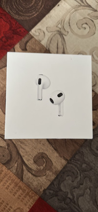 AirPods (3rd generation) with LightningCharging Case
