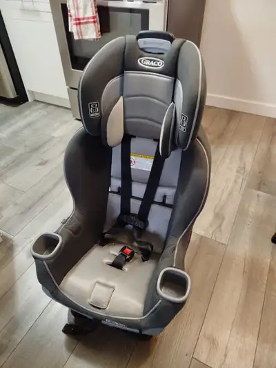 Graco car seat with 10 adjustable positions could be raised and lowered to adjust the height. Minimu...