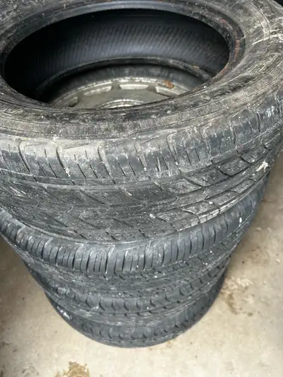 Selling set of 15” all season tires in good condition lots of thread left, 7-8/32’, 3 tires w/ rims...