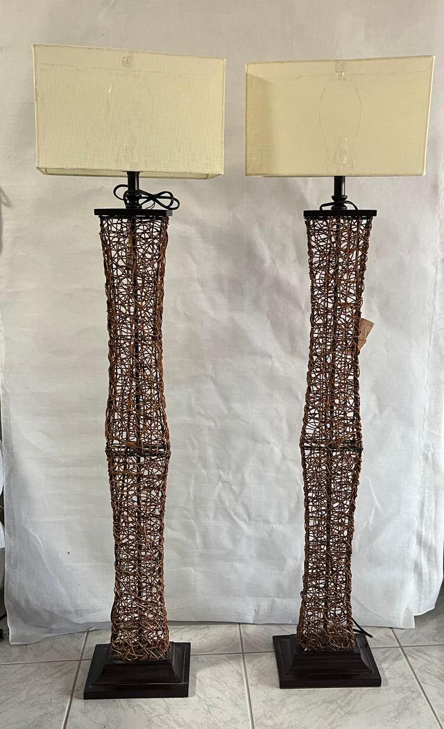 2 tall FLooR lamps swirl twigs  59" high in Indoor Lighting & Fans in Mississauga / Peel Region - Image 4