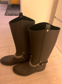 FOR SALE 60$: Rain boots (EU 40 / US 9.5)