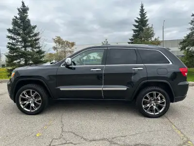 FULLY SAFETY CERTIFIED 2012 Jeep Grand Cherokee Overland, 4WD, V6, Complete with Winter Package (Rim...