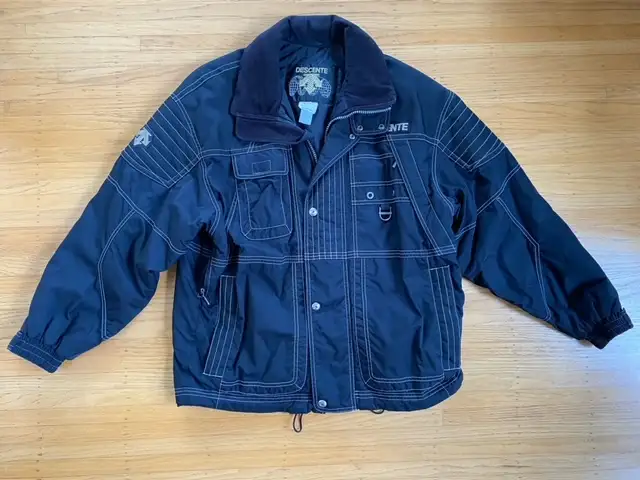 90'S VINTAGE MEN'S BLACK DESCENTE SKI JACKET in Men's in Downtown-West End - Image 11