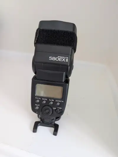 Canon Speedlite 580EX II - Version II Selling my Canon 580EX II flash in excellent condition. ✔ Full...