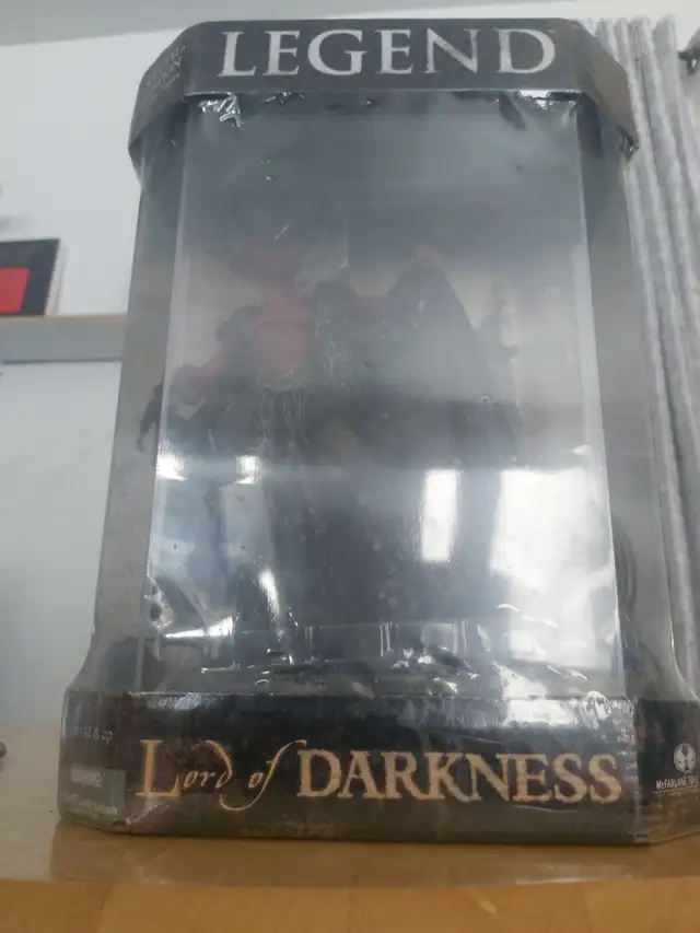 Lord of darkness figurine in Arts & Collectibles in Laurentides - Image 3