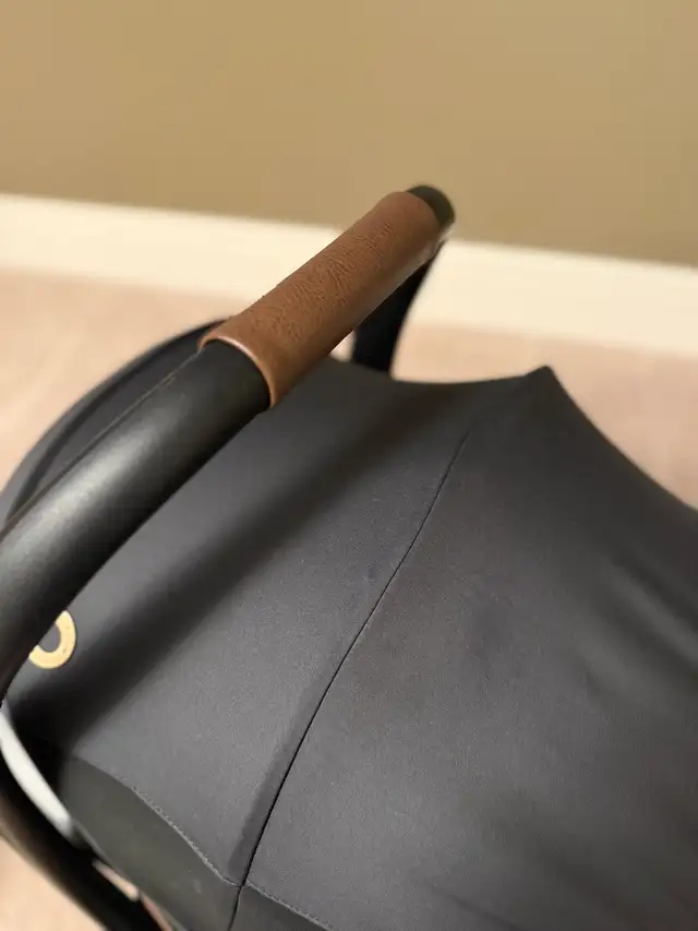 Maxi Cosi Mico Luxe+ Car Seat in Strollers, Carriers & Car Seats in Edmonton - Image 5