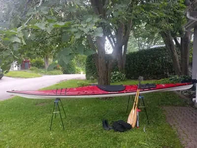 Kayak de mer Current Design, modèle Solstice GTS Fibre de verre Longueur: 17,7 pieds, Largeur: 22 po...