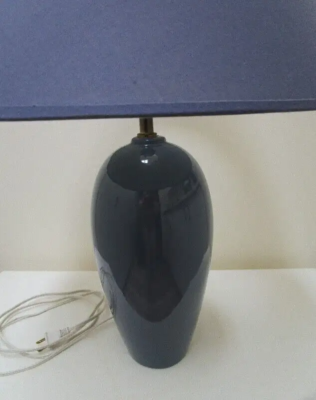 Table Lamp in Indoor Lighting & Fans in Belleville - Image 4