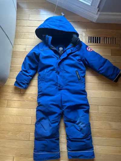 Canada Goose Boys Snow Suit Size 4-5, View more