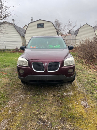 2009 Pontiac Montana with only 179,000kms! 