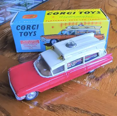 Red body, Tan roof. Light wear. Box included. Canada wide shipping available.