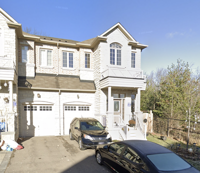 Available 1, ✨ Bright, spacious, and in an amazing location! Steps from Tenth Line & Thomas—5 mins t...