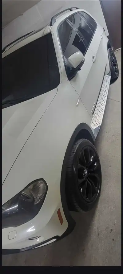 Selling 20 inch staggered wheels for x5 x6 with 5x120 bolt pattern. 2000 firm