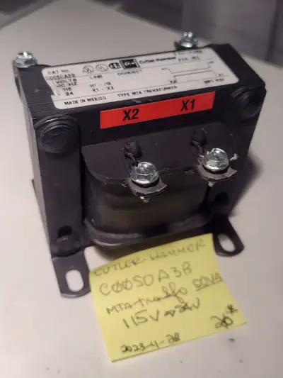 Cutler-Hammer C0050A3B Transformateur 115V à 24V 50VA, View more