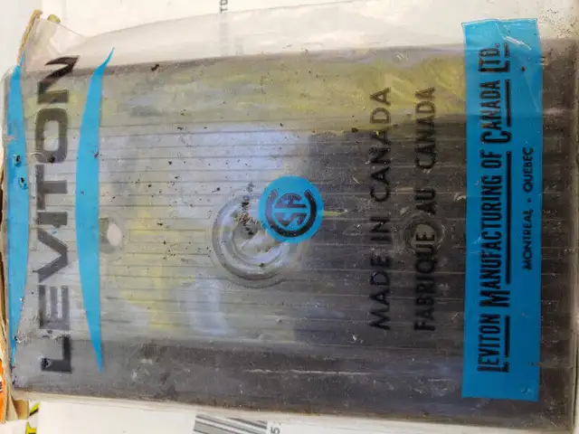 10 Leviton switch plates65198308073217120