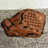 Mizuno youth baseball glove