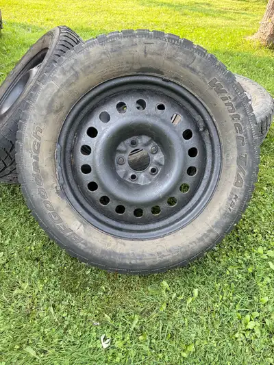 245/60/18 BFGoodrich Winter T/A KSI Tires on Rims Were on a 2008 Lincoln MKX same as Ford Edge of th...