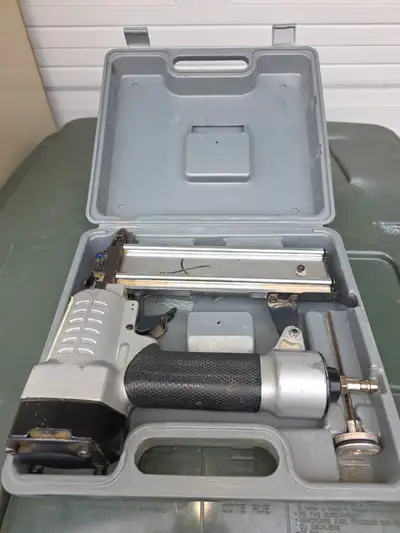 IDI Air Brad Nailer 18" Gauge With Hard Plastic Case And Nails, View more
