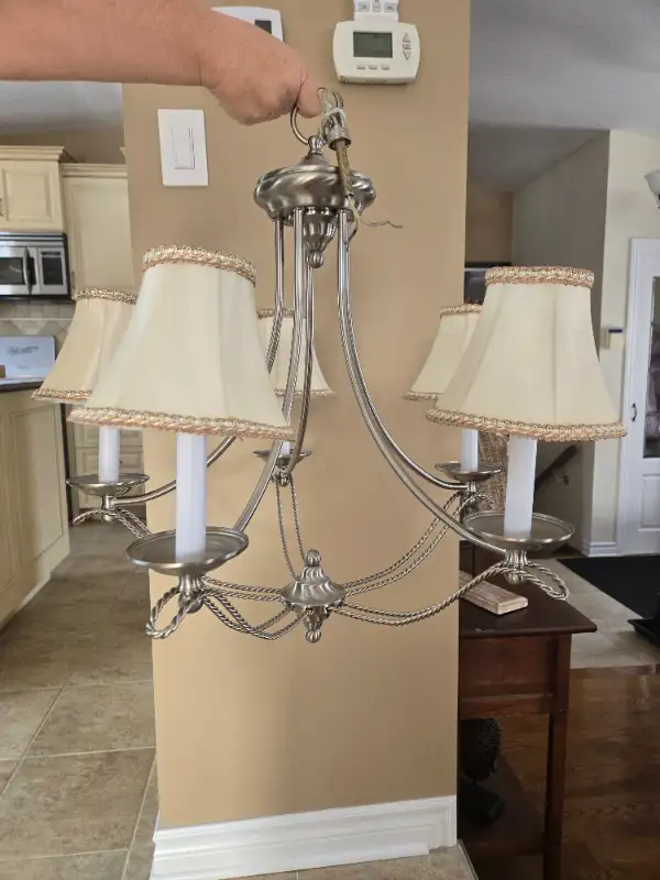 Luminaire/ Chandelier in Indoor Lighting & Fans in Longueuil / South Shore - Image 2