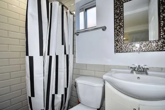 3 bedroom basement with separate entrance in Long Term Rentals in Oshawa / Durham Region - Image 11